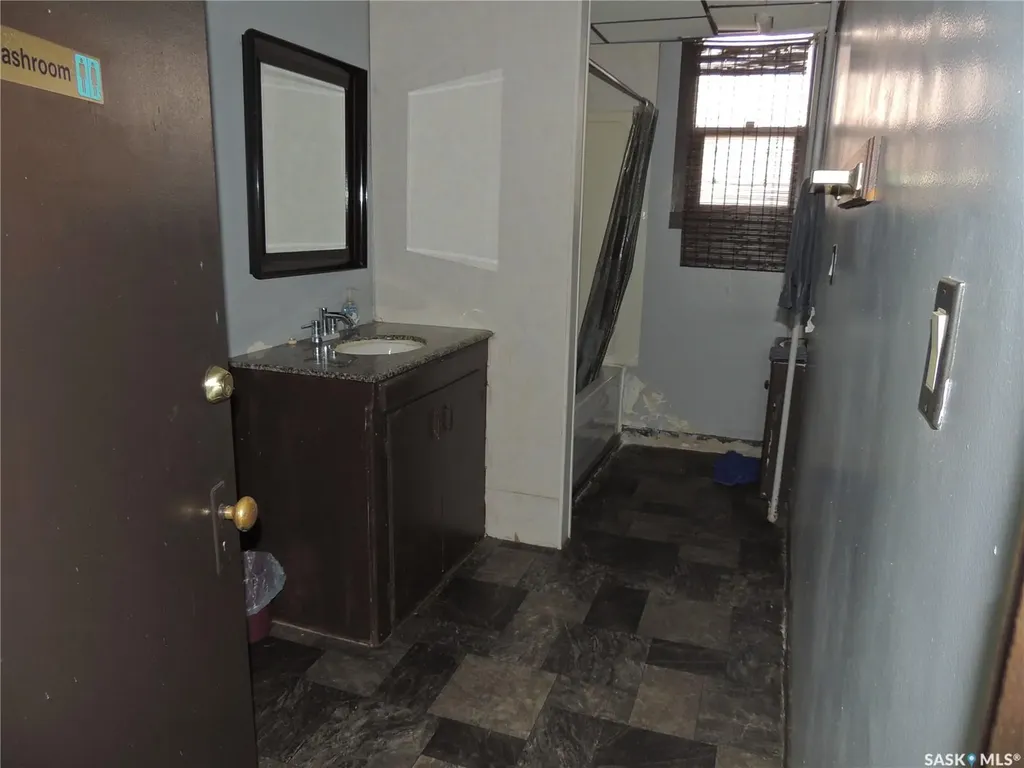 729 Carbon Avenue Bienfait SK S0C 0M0