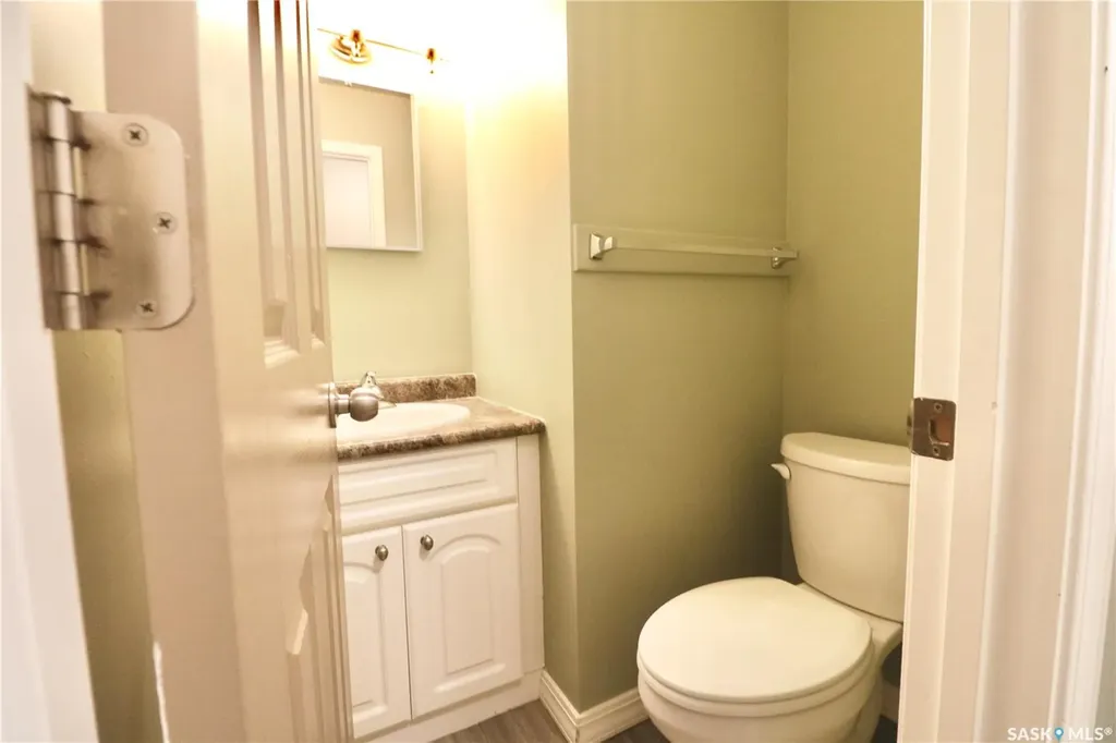 35 Mackenzie Way Regina SK S4N 5M5