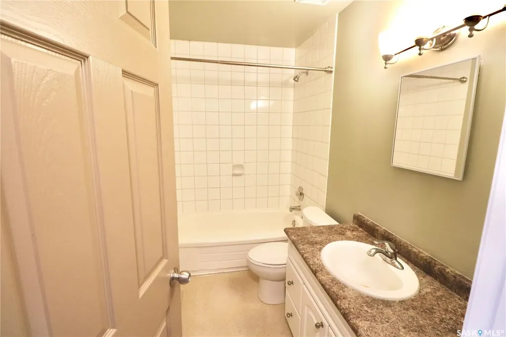 35 Mackenzie Way Regina SK S4N 5M5