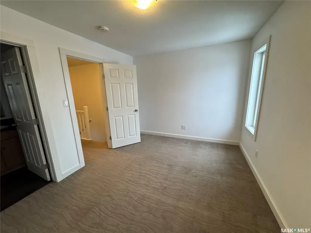527 Alexandra Street Weyburn SK S4H 1R7