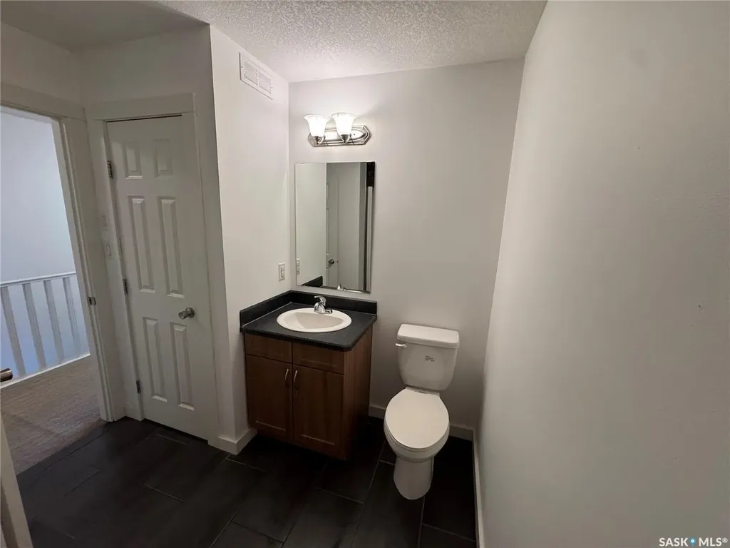 527 Alexandra Street Weyburn SK S4H 1R7