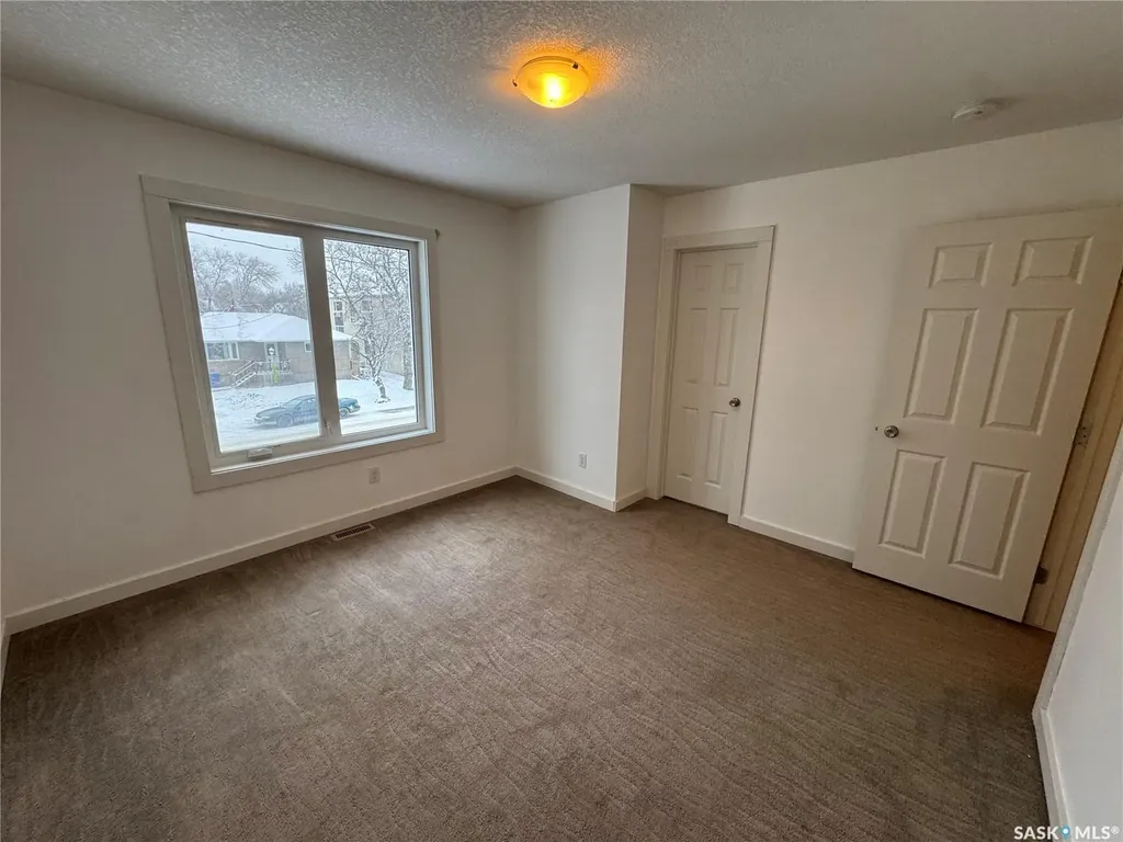 527 Alexandra Street Weyburn SK S4H 1R7