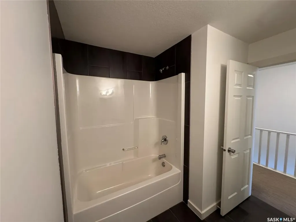 527 Alexandra Street Weyburn SK S4H 1R7
