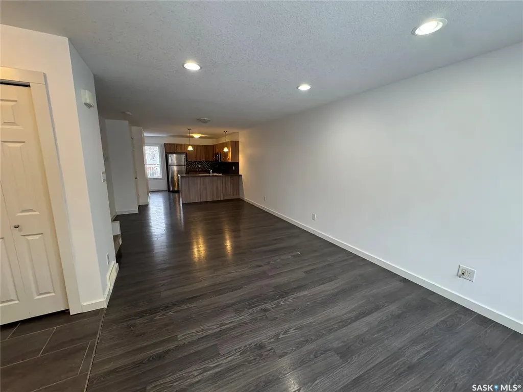 527 Alexandra Street Weyburn SK S4H 1R7