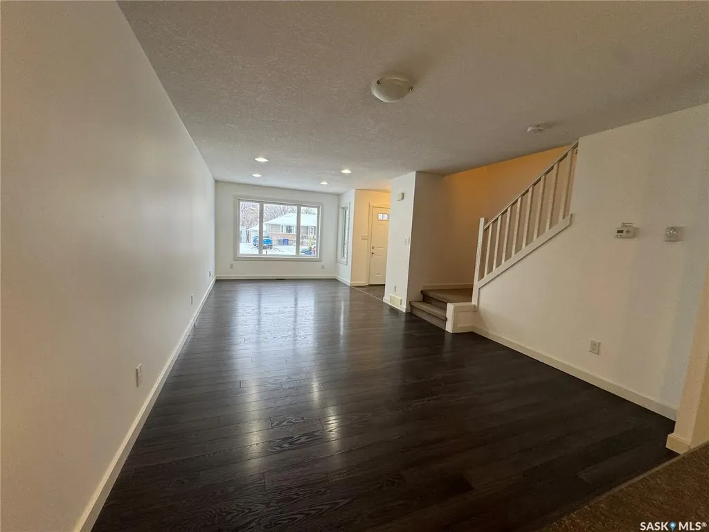 527 Alexandra Street Weyburn SK S4H 1R7