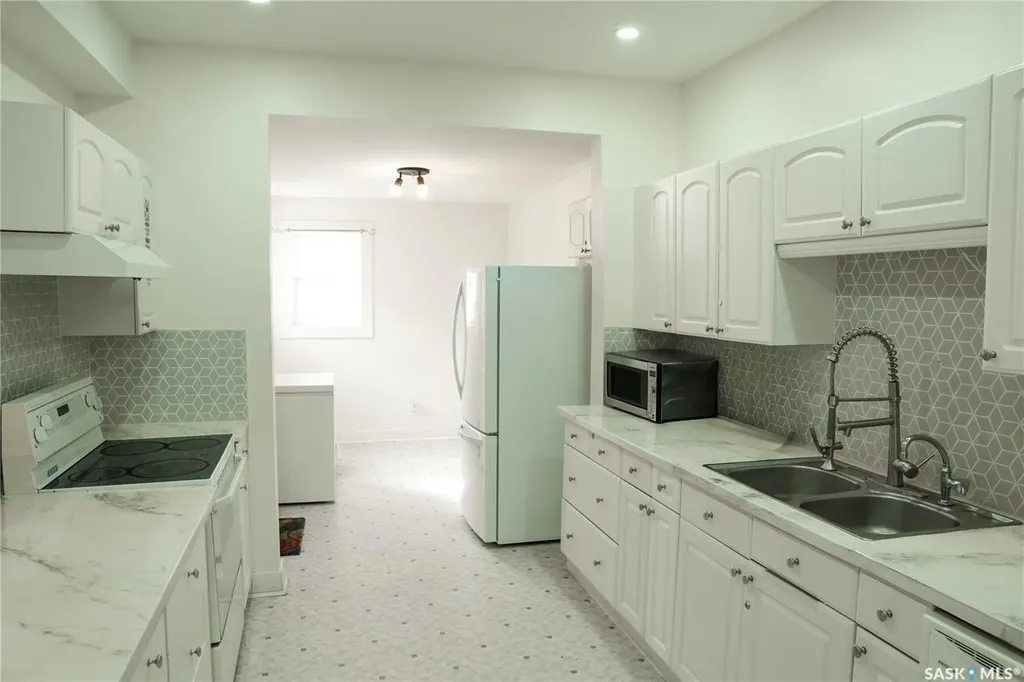 2128 Osler Street Regina SK S4P 1W6