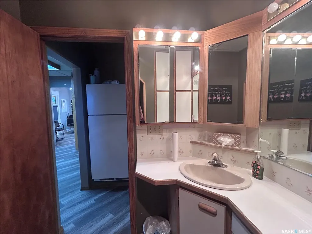 935 4th Street Estevan SK S4A 0W2