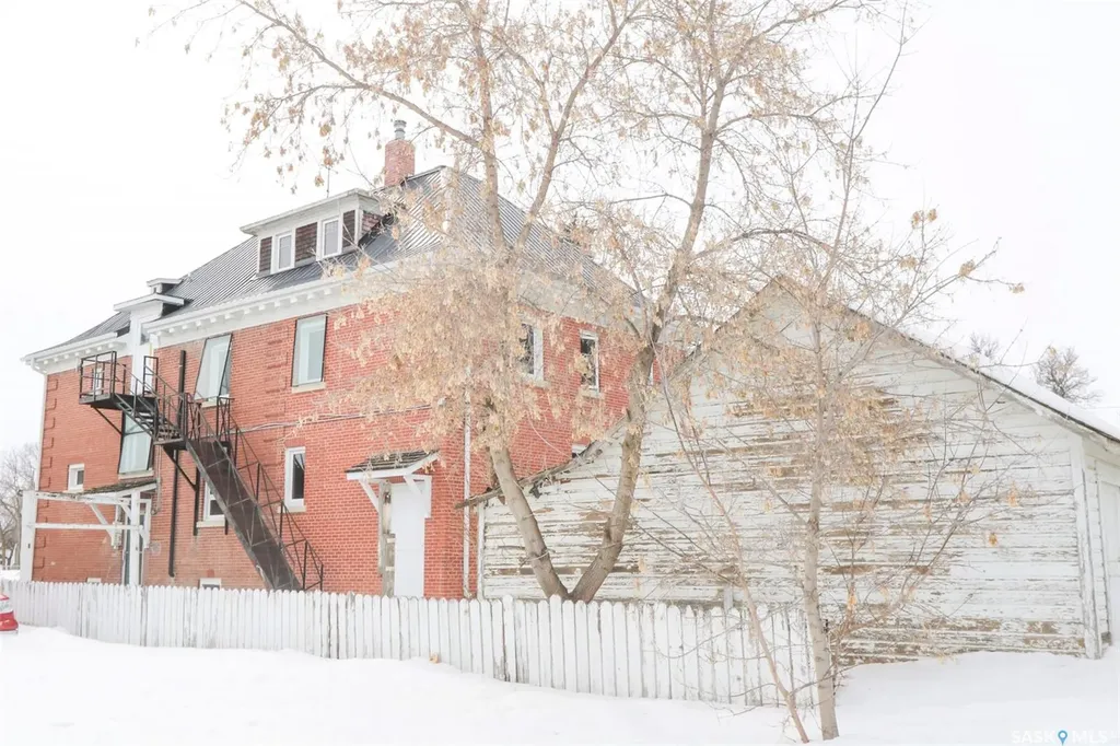 27 Dunlop Street E Yorkton SK S3N 0B1