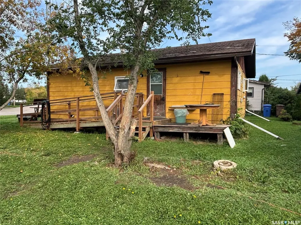 202 Dixon Avenue Kinistino SK S0J 1H0