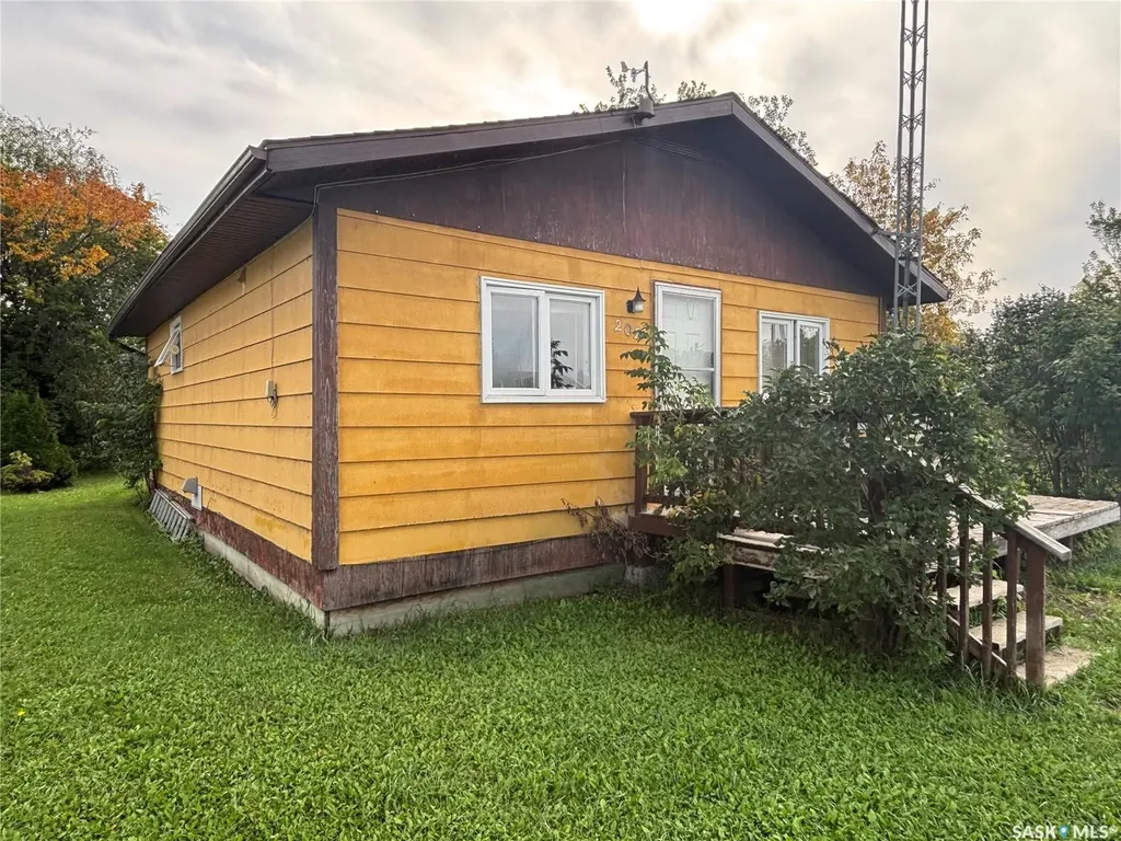 202 Dixon Avenue Kinistino SK S0J 1H0