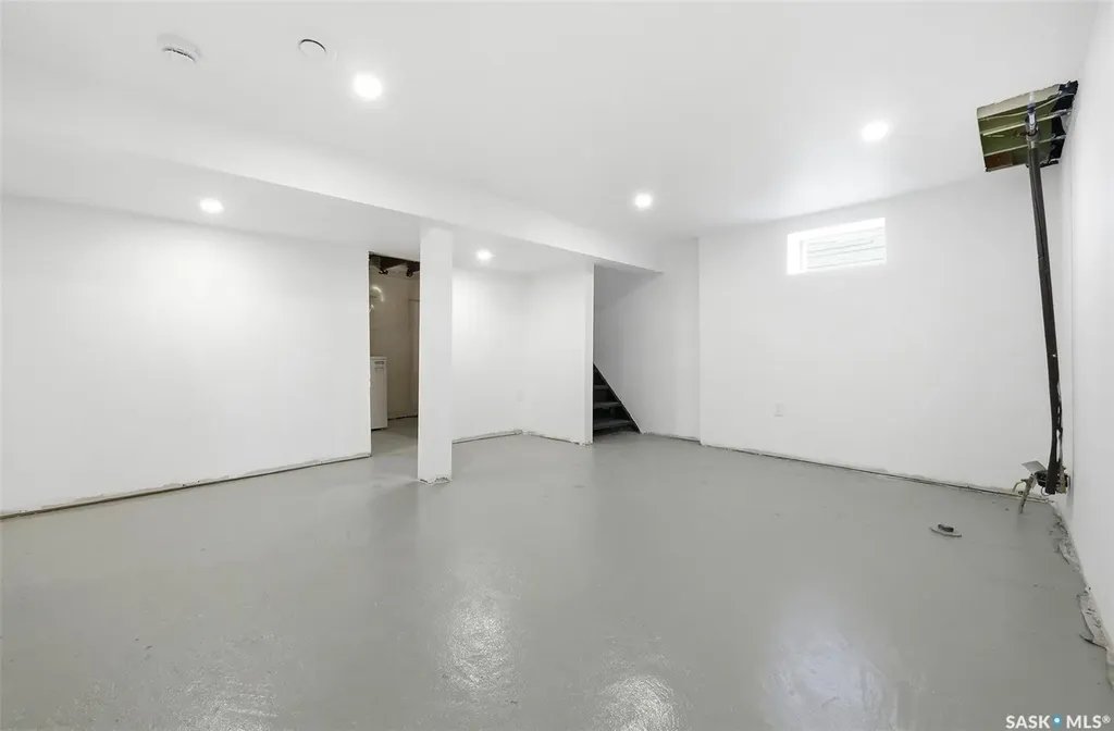 259 Broad Street N Regina SK S4P 0J3