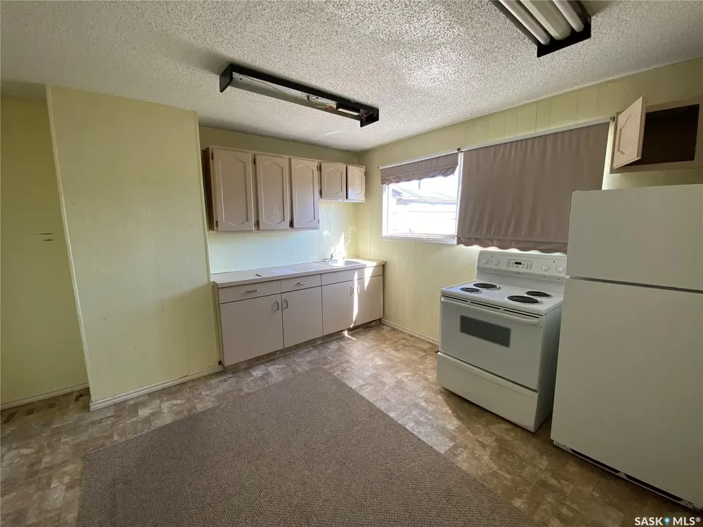 113 1st Avenue W Kindersley SK S0L 1S0