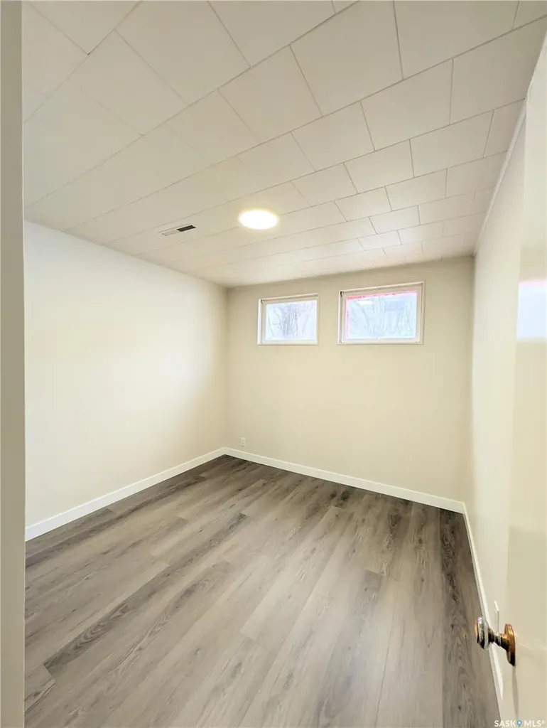448 6th Avenue NW Swift Current SK S9H 0Y3