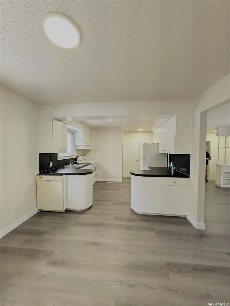 448 6th Avenue NW Swift Current SK S9H 0Y3