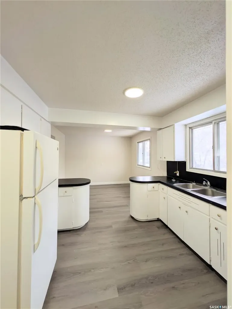 448 6th Avenue NW Swift Current SK S9H 0Y3