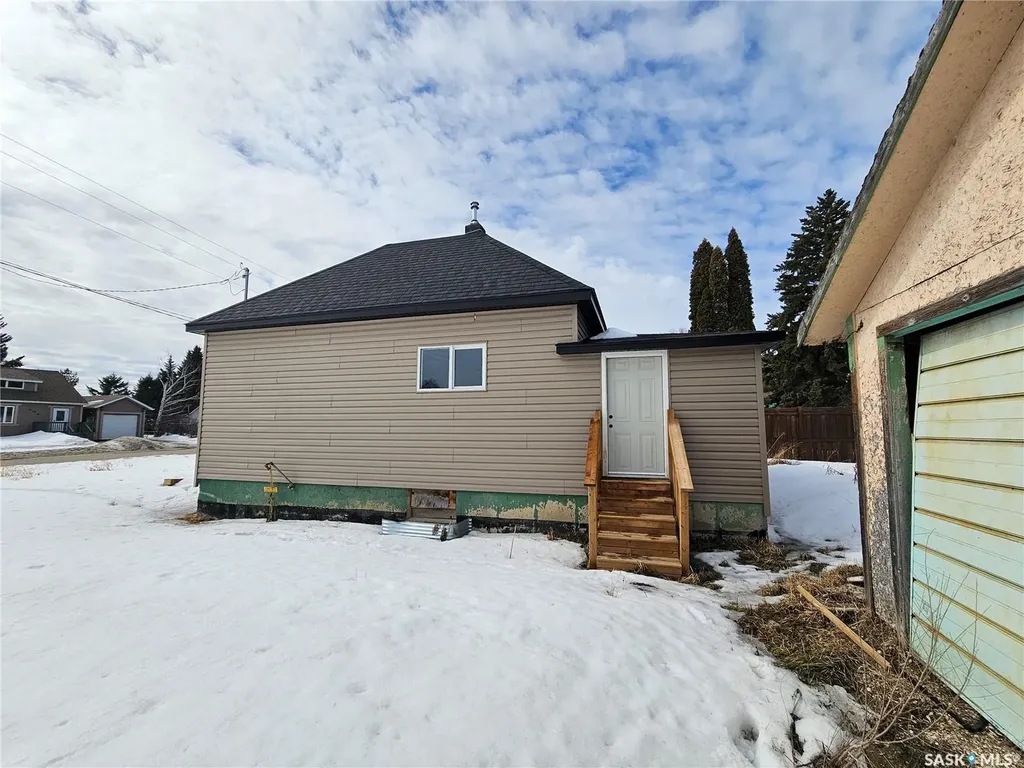 1038 Veterans Avenue Esterhazy SK S0A 0X0