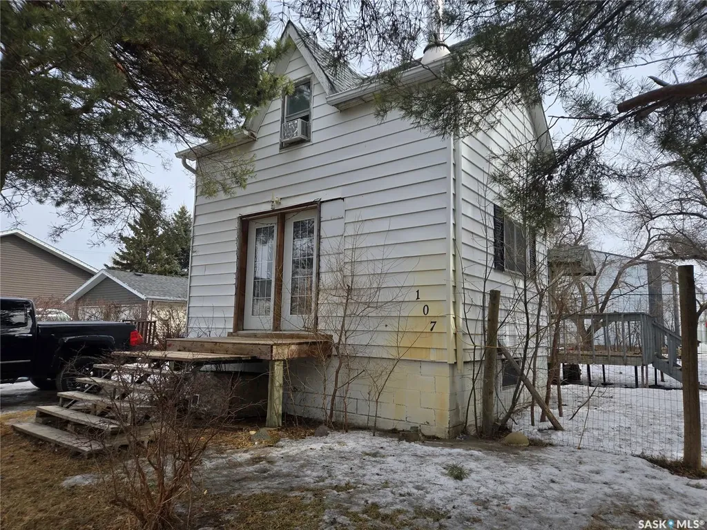 107 Van Horne Street Windthorst SK S0G 5G0