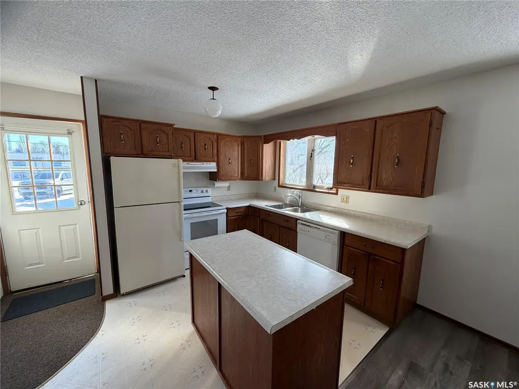 115 1st Street W Carnduff SK S0C 0S0