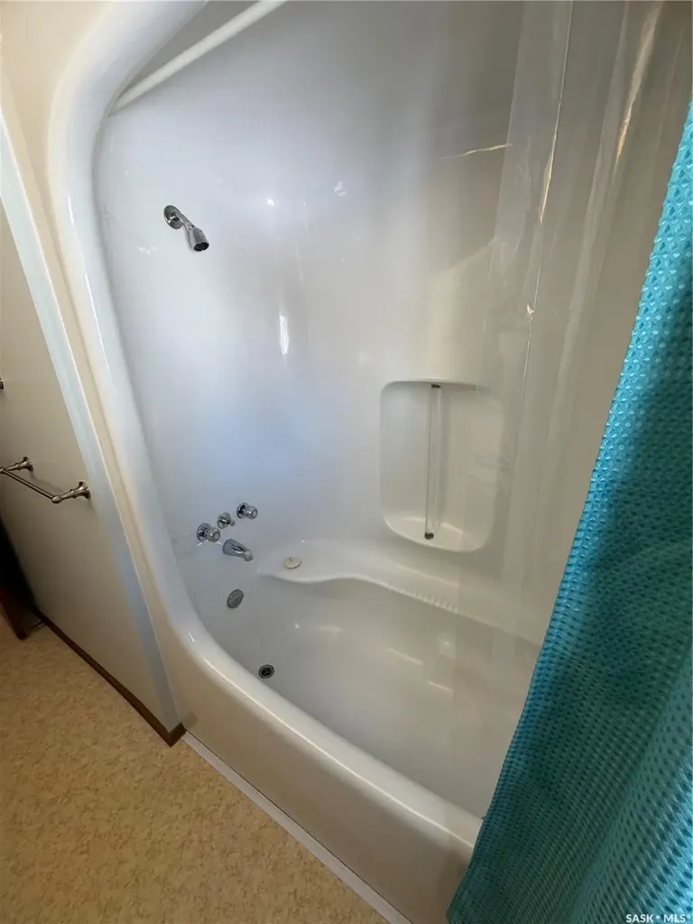 115 1st Street W Carnduff SK S0C 0S0