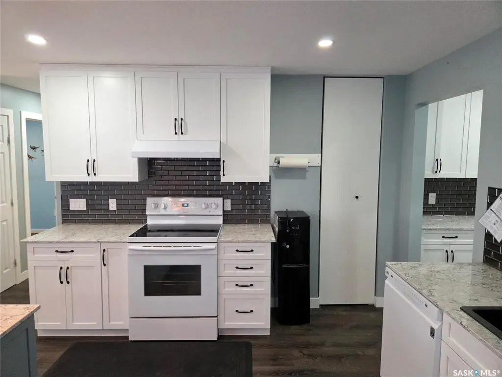 621 Mccall Street Oxbow SK S0C 2B0