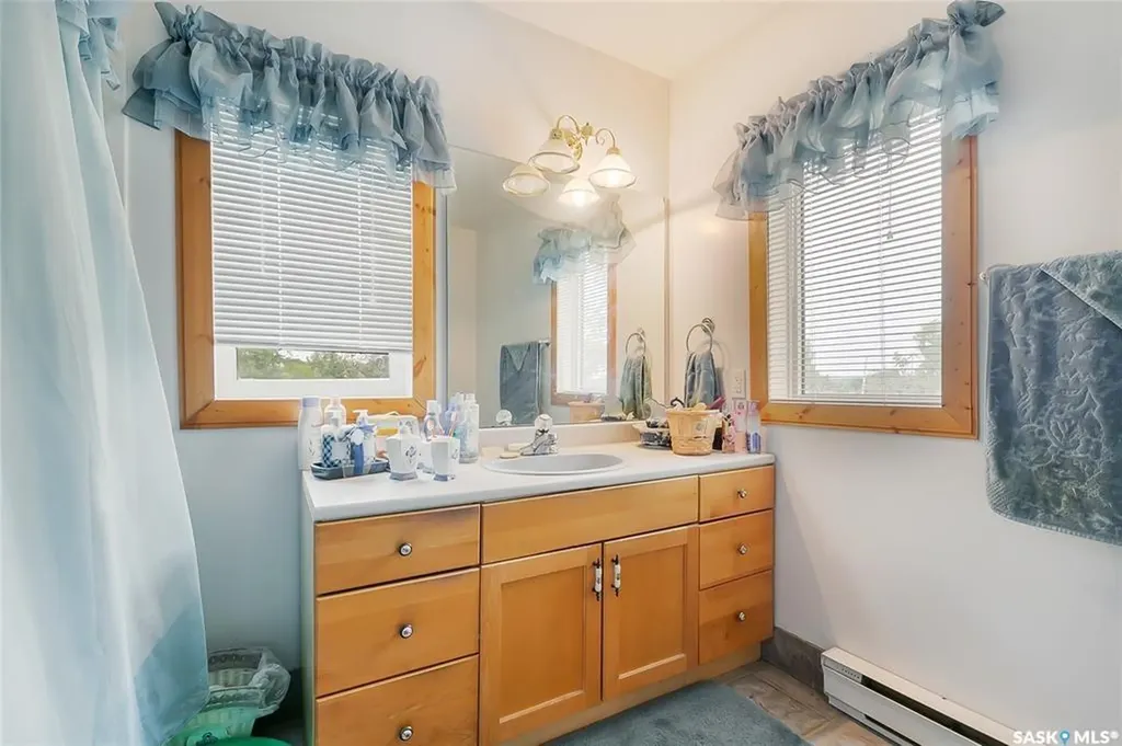 625 Aurora Street Saskatchewan Beach SK S0G 4L0