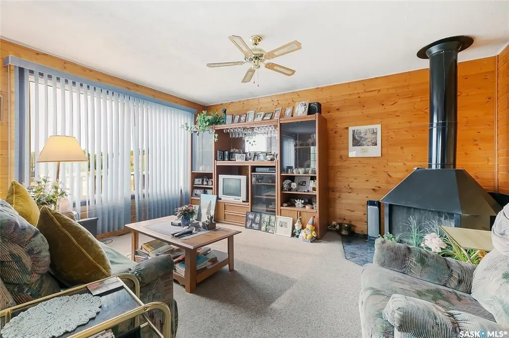625 Aurora Street Saskatchewan Beach SK S0G 4L0