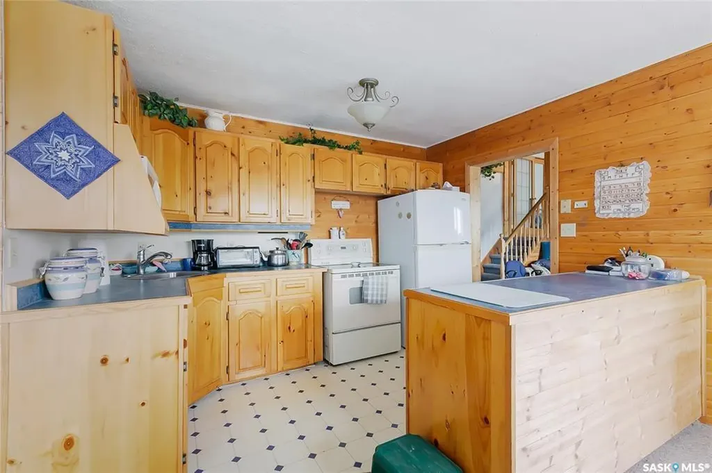 625 Aurora Street Saskatchewan Beach SK S0G 4L0