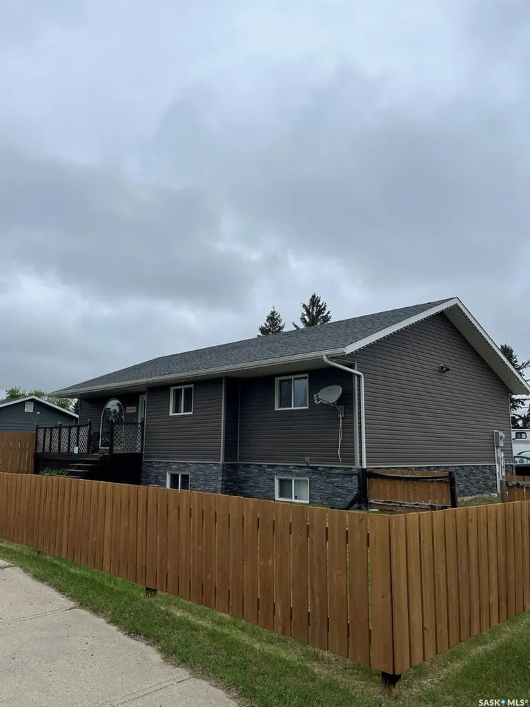 401 6th Avenue W Nipawin SK S0E 1E0