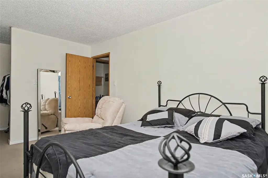 35 Alport Crescent Regina SK S4R 7X2