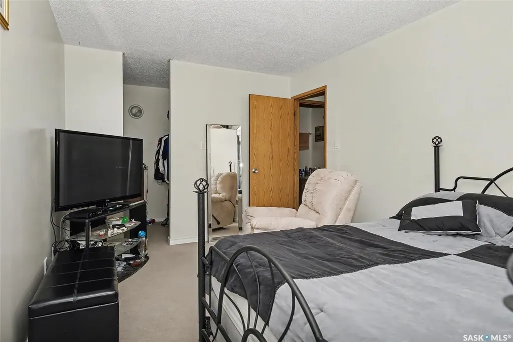 35 Alport Crescent Regina SK S4R 7X2