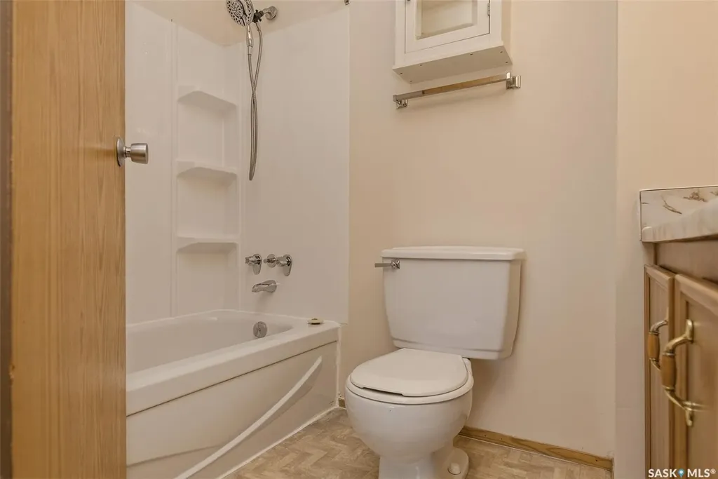 35 Alport Crescent Regina SK S4R 7X2