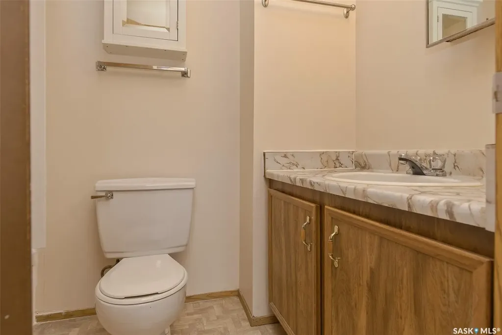 35 Alport Crescent Regina SK S4R 7X2