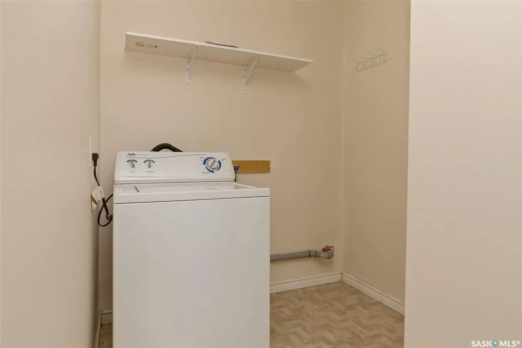 35 Alport Crescent Regina SK S4R 7X2