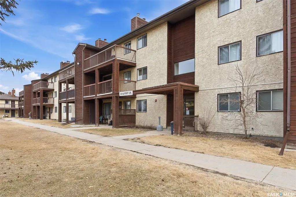 35 Alport Crescent Regina SK S4R 7X2