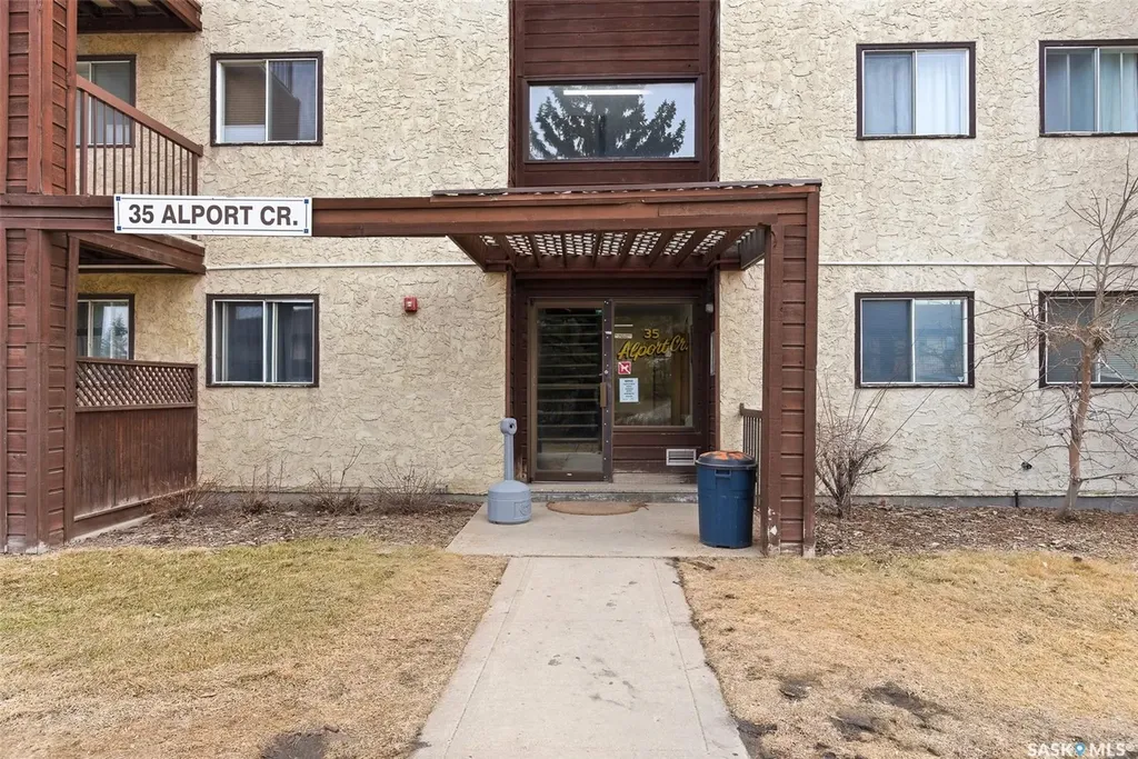 35 Alport Crescent Regina SK S4R 7X2