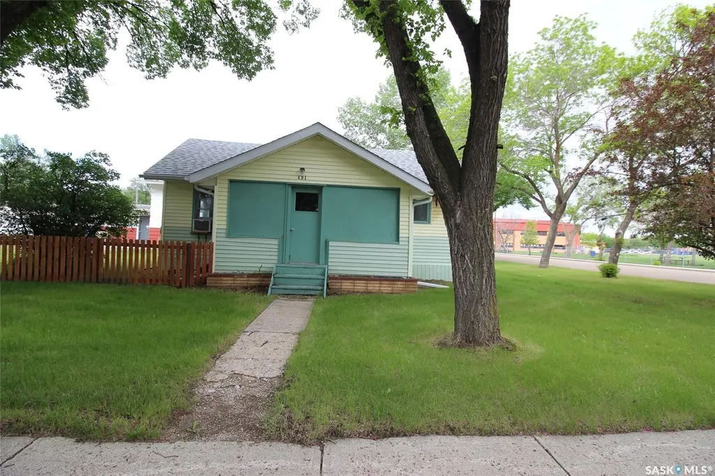 491 1st Street W Shaunavon SK S0N 2M0