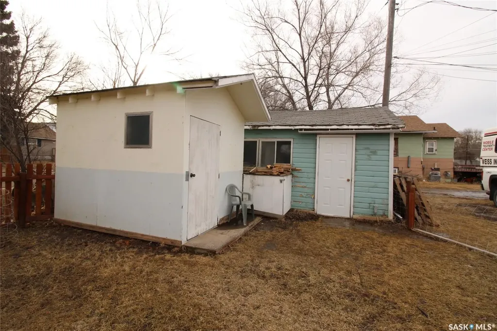 491 1st Street W Shaunavon SK S0N 2M0
