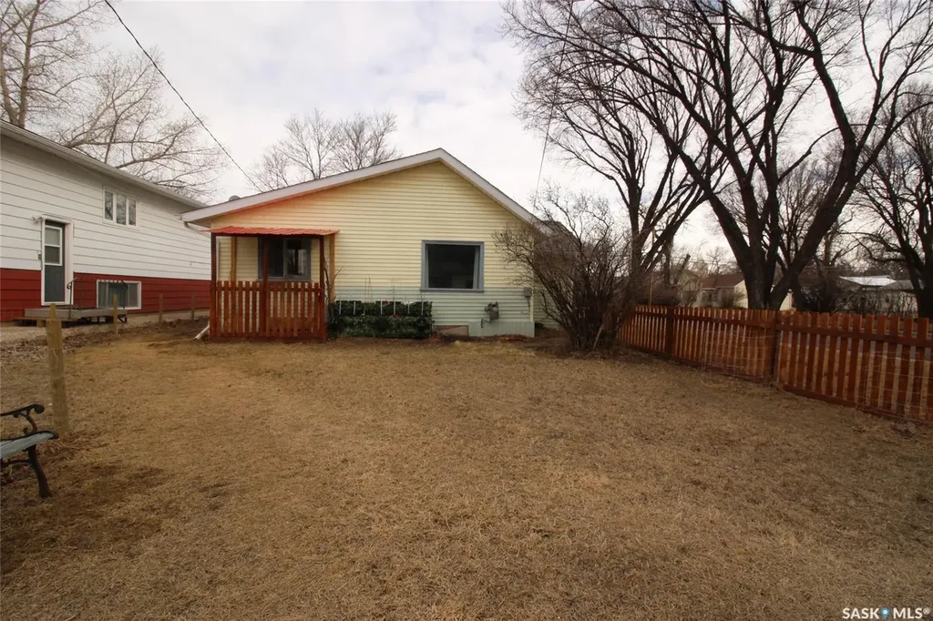 491 1st Street W Shaunavon SK S0N 2M0