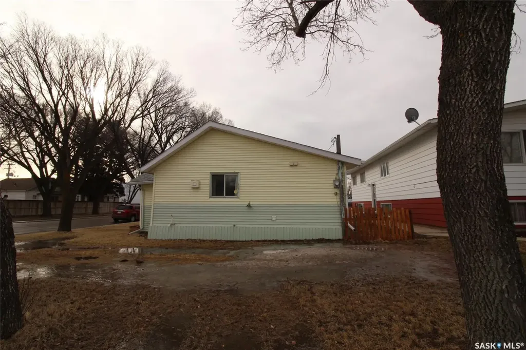 491 1st Street W Shaunavon SK S0N 2M0