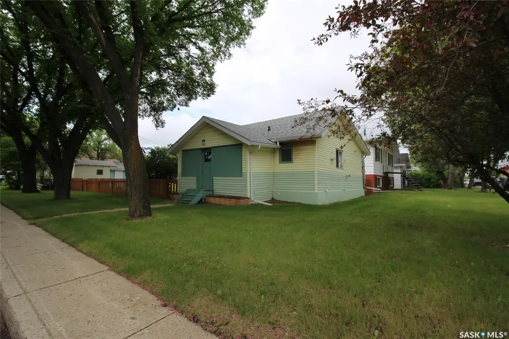 491 1st Street W Shaunavon SK S0N 2M0