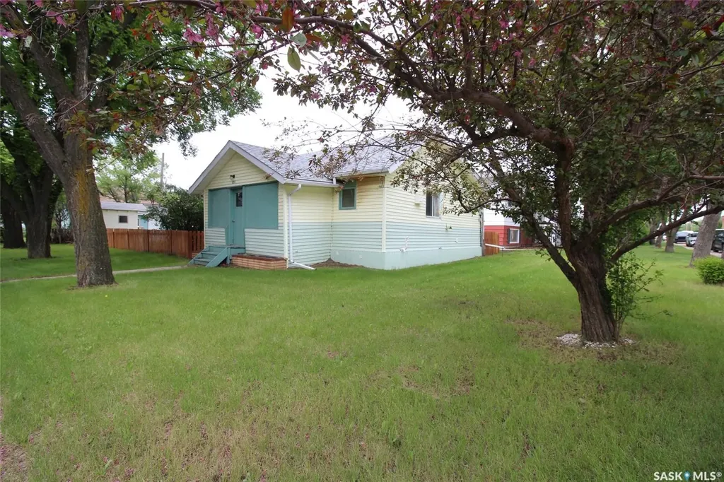 491 1st Street W Shaunavon SK S0N 2M0