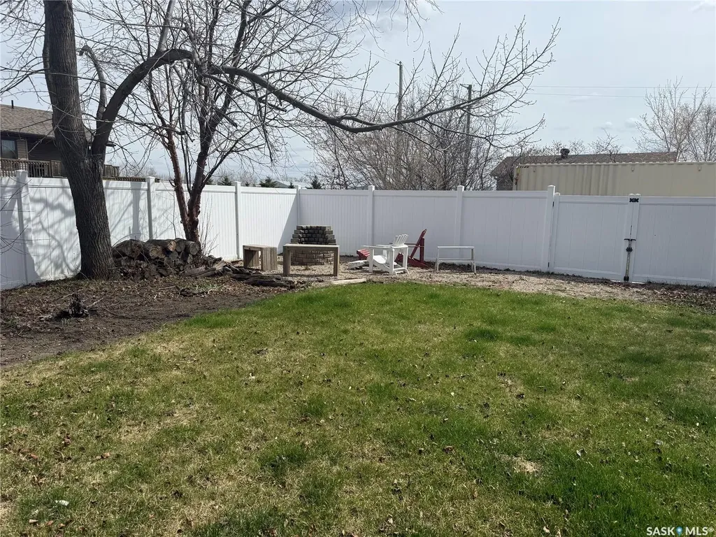420 Logan Avenue White Fox SK S0J 0B1