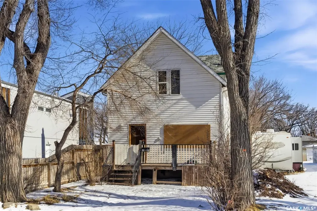 1757 Montreal Street Regina SK S4P 1K8