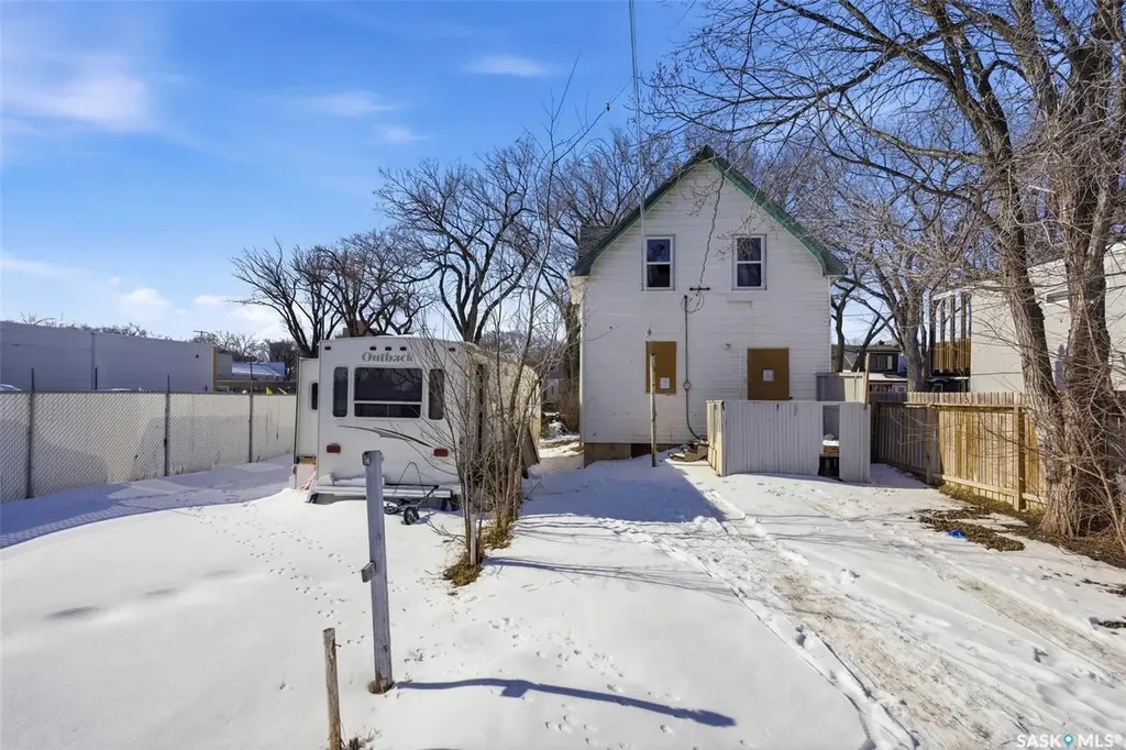 1757 Montreal Street Regina SK S4P 1K8