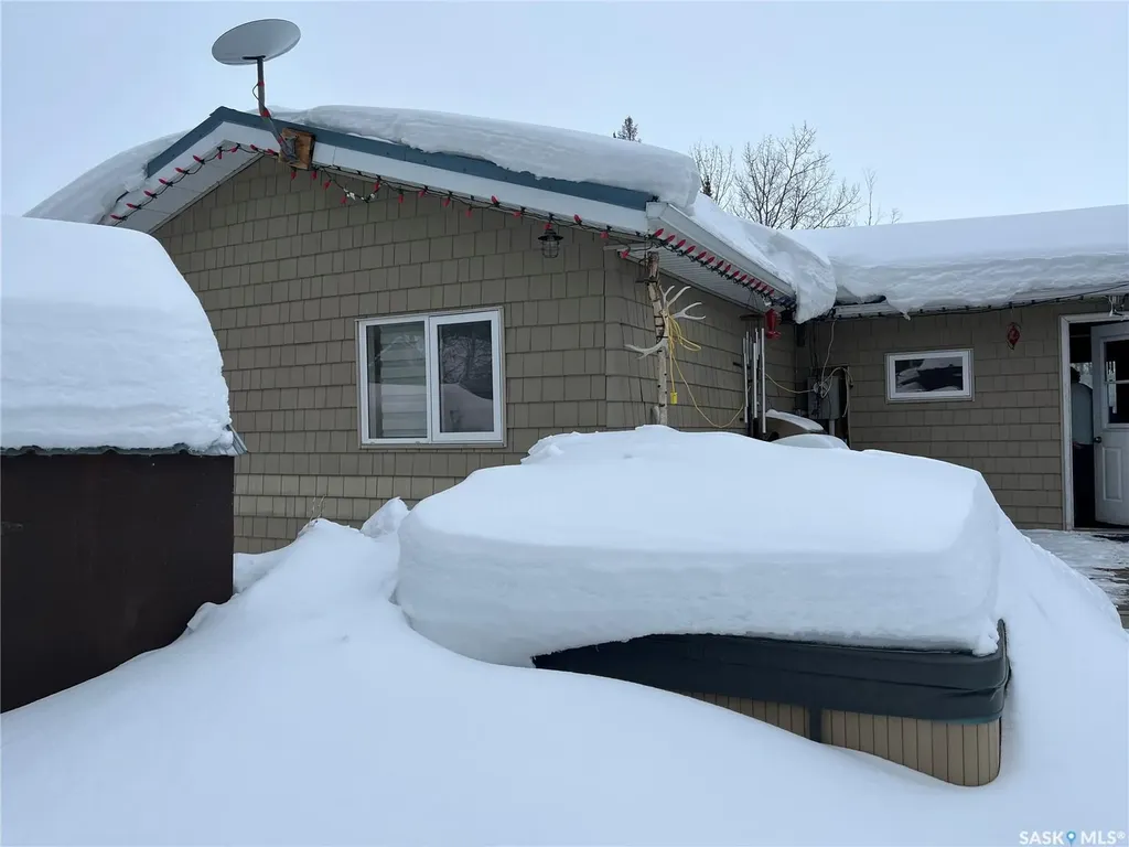 406 Lakeview Avenue Northern Admin District SK S0J 1Z0