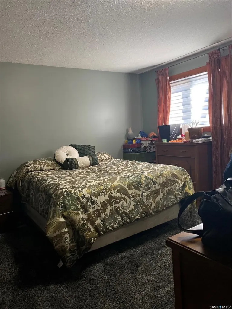 406 Lakeview Avenue Northern Admin District SK S0J 1Z0