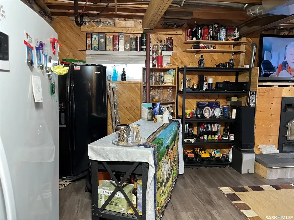 406 Lakeview Avenue Northern Admin District SK S0J 1Z0