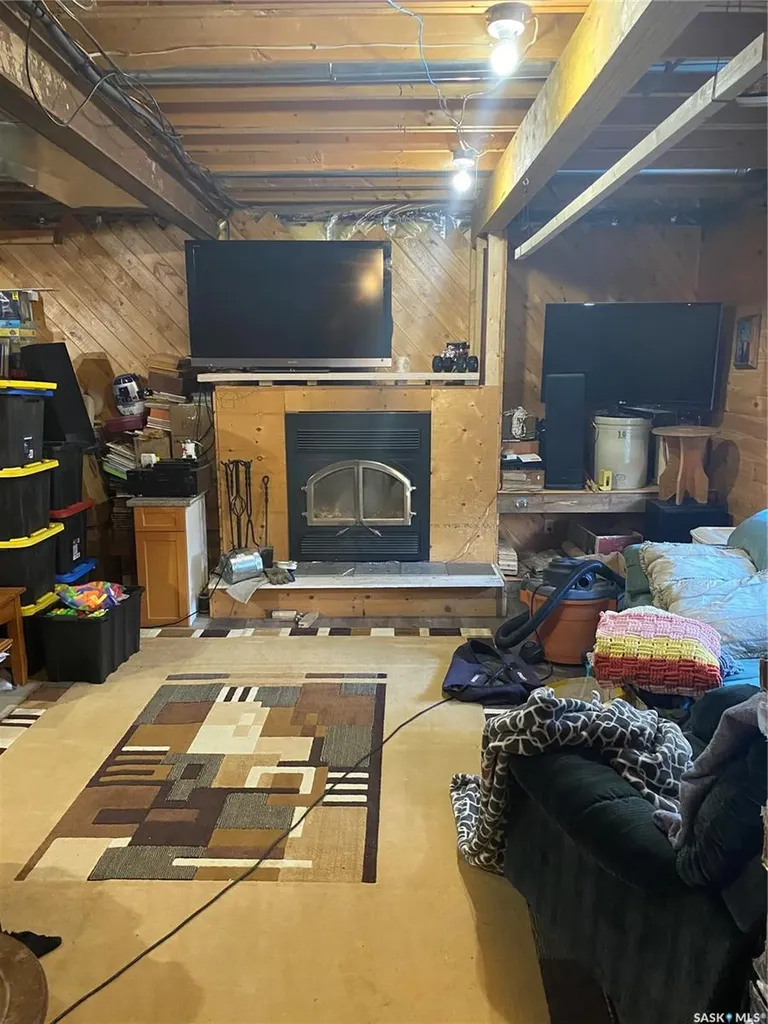 406 Lakeview Avenue Northern Admin District SK S0J 1Z0
