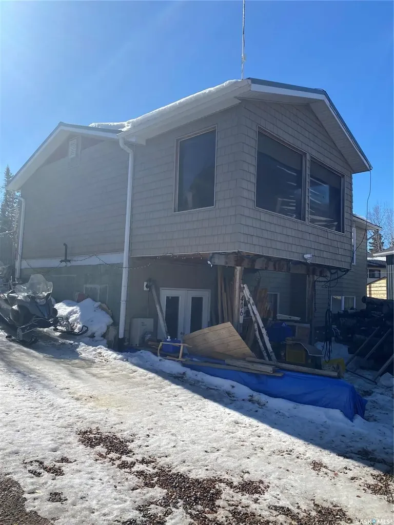 406 Lakeview Avenue Northern Admin District SK S0J 1Z0