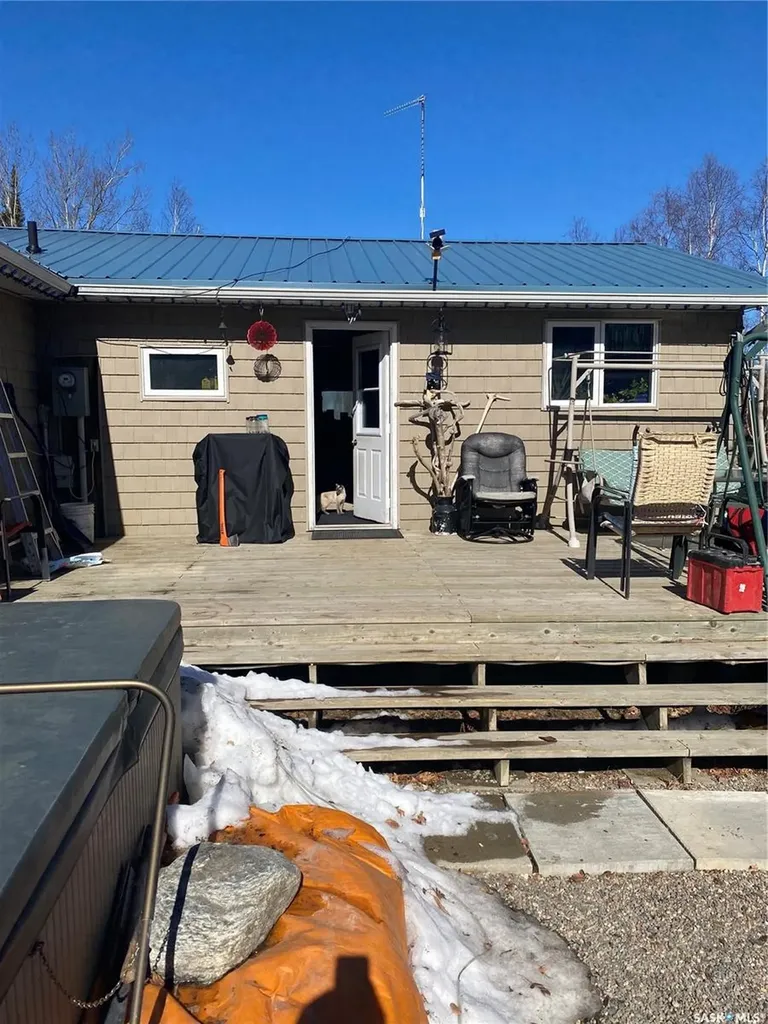 406 Lakeview Avenue Northern Admin District SK S0J 1Z0